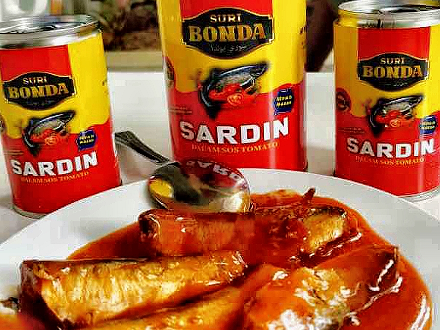 Sardin halal, segar dan bersih digunakan dalam produk Suri Bonda